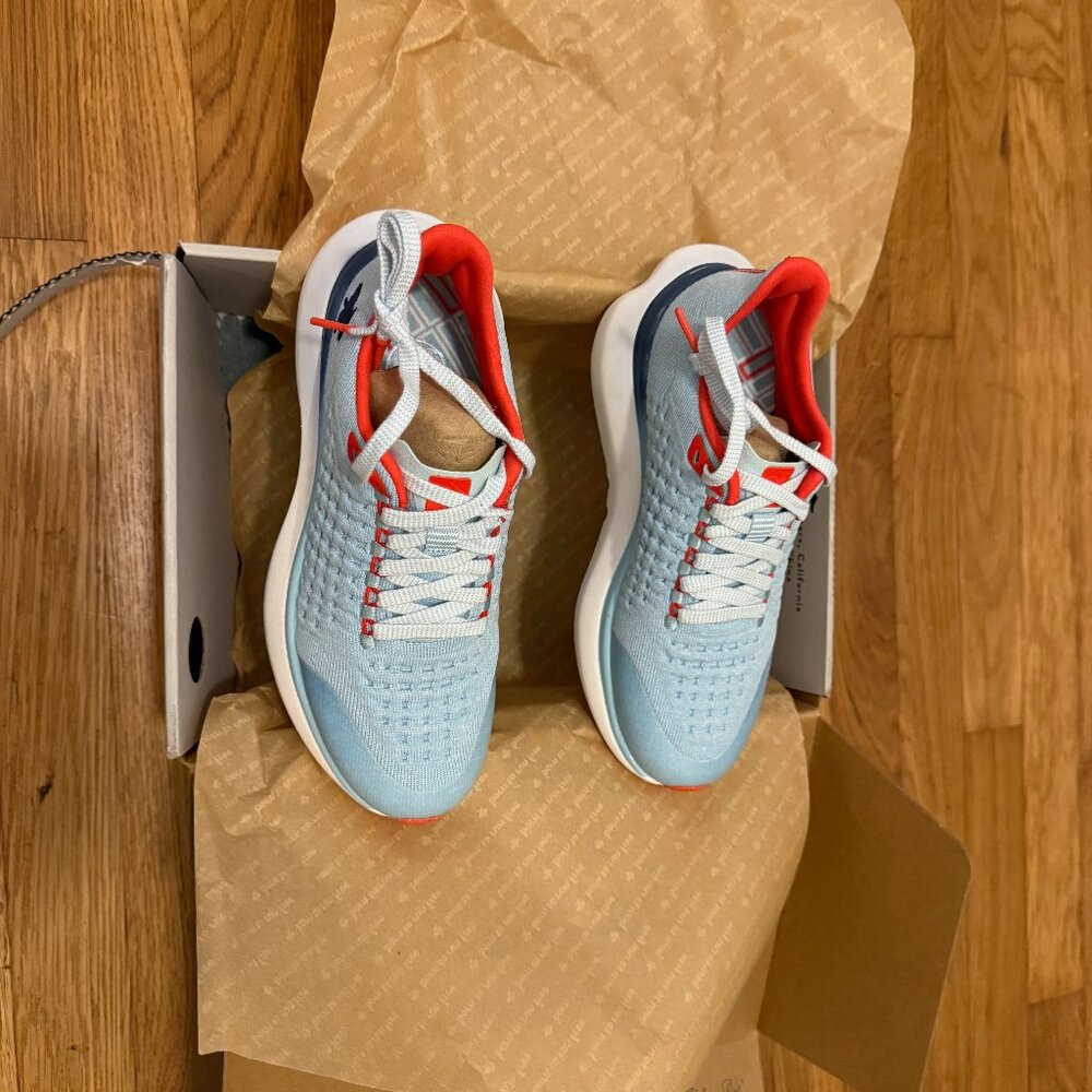 NIB Rabbit Dream Chaser Women’s Running Shoes Crystal Blue Size 7B